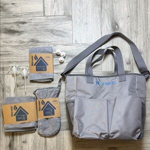 Norwex Gray Cleaning Tote with NWT Microfiber Bundle